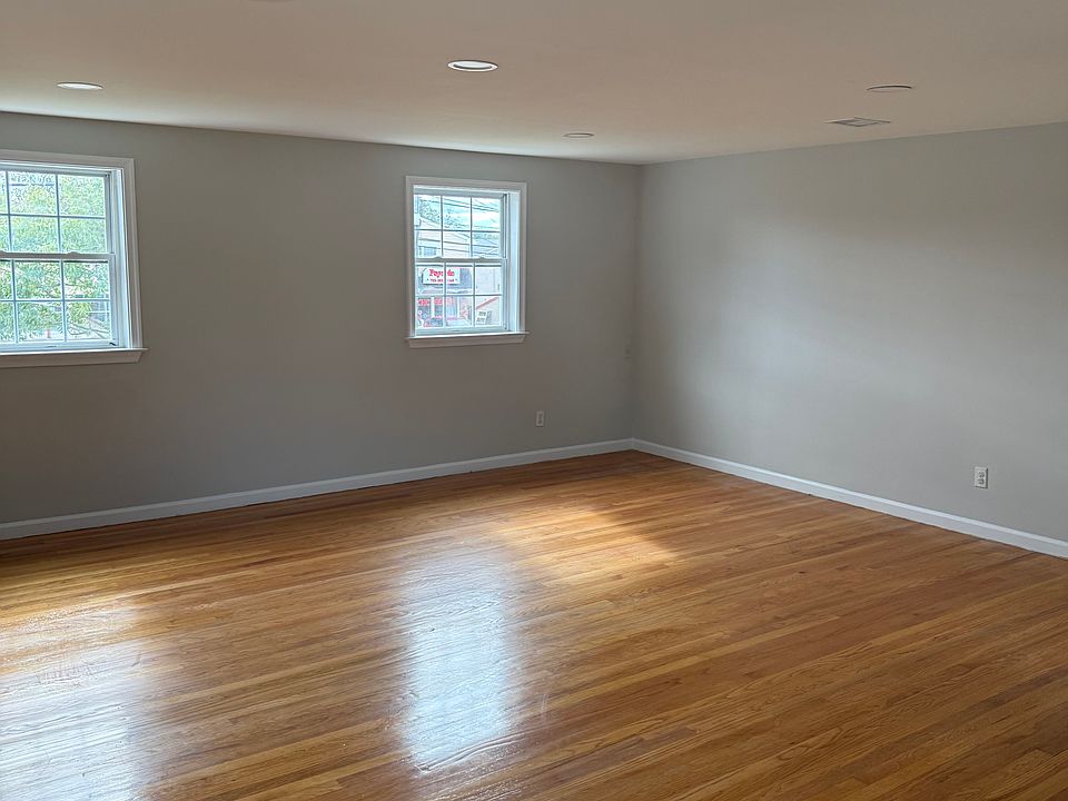 1st image of 1242 Roosevelt Ave APT 2