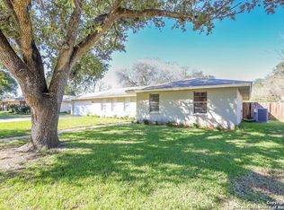 1007 Newhall St, Beeville, TX 78102