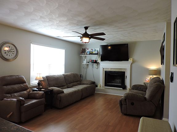 2nd image of 1701 Warm Springs Ct