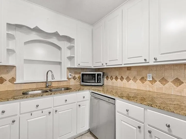 491 Morningside Dr — Photo 11