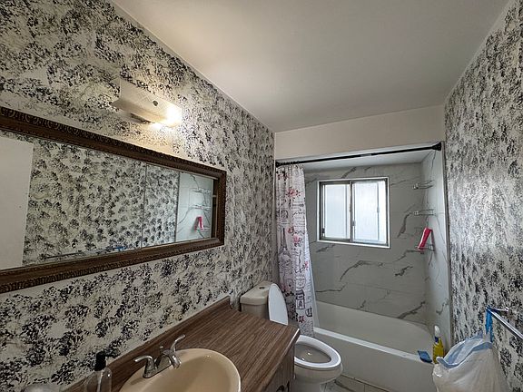 2nd image of 129 Amador St Floor 2