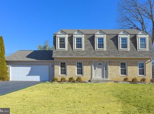 5907 Merritt Pl, Falls Church, VA 22041