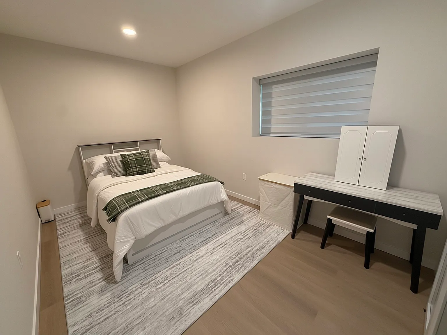 2 bed, 1100 sqft, $3,995 — Photo 2