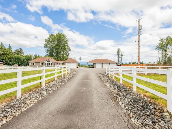 20717 6th Avenue NW, Arlington, WA 98223