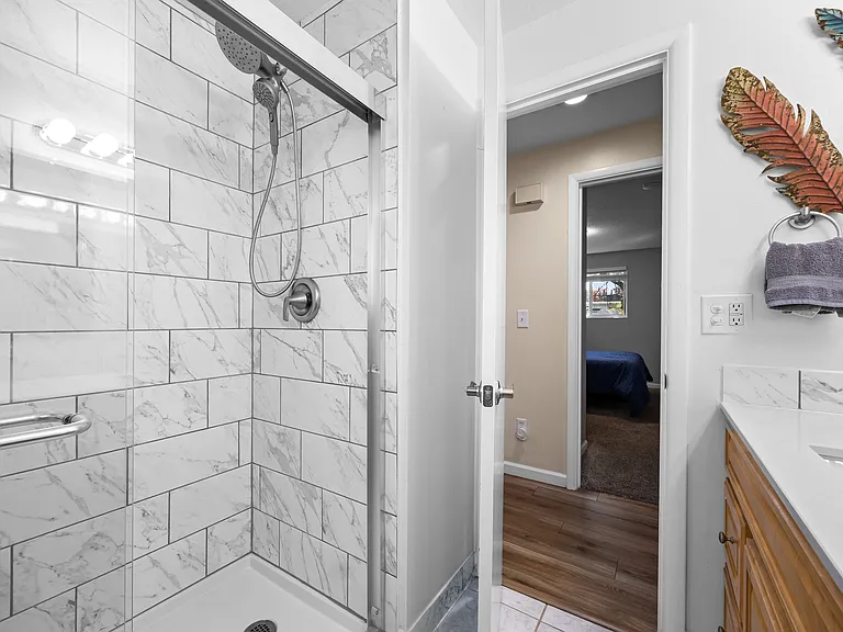 2010 S Curtis Cir — Photo 7