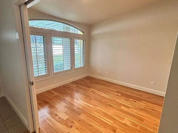 5th image of 3812 N Bayou Ln