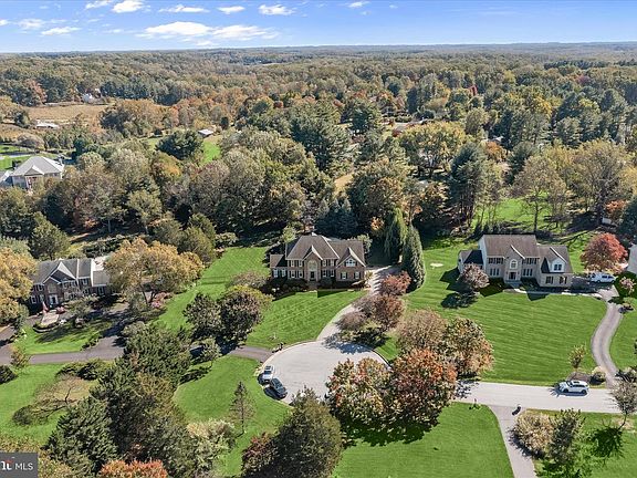 4th image of 13418 Green Hill Ct