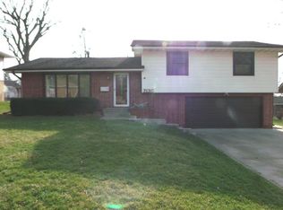 7130 Garrison Rd, Windsor Heights, IA 50324