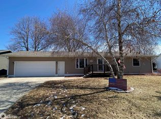2216 Rodlyn Rd, Webster City, IA 50595