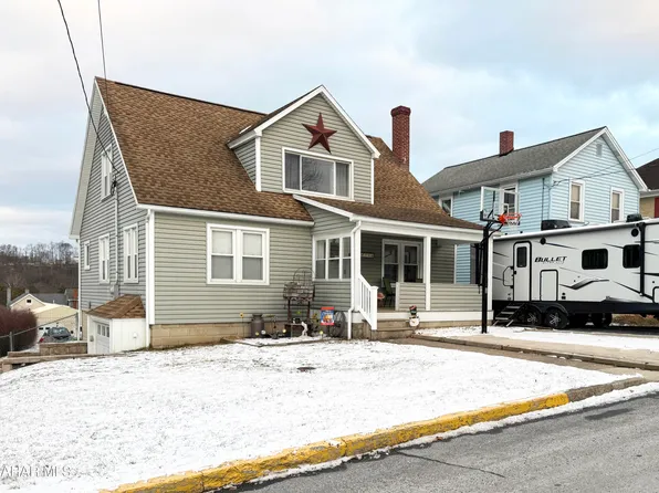 734 W 3rd St, Williamsburg, PA 16693