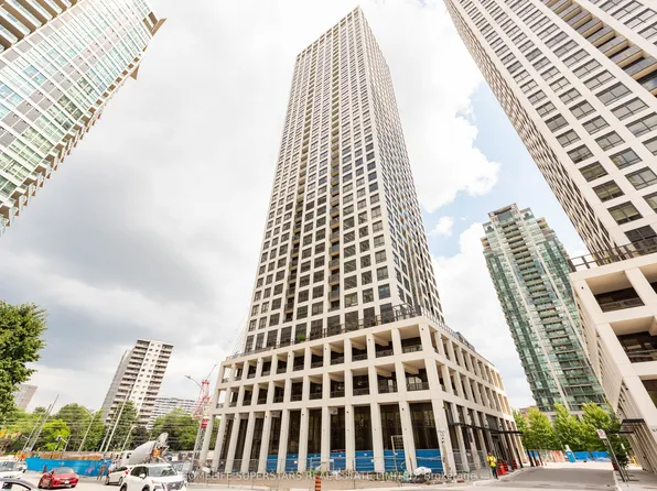 30 Elm Dr W, Mississauga, ON