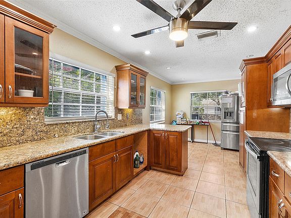 4th image of 6533 SW 8th Court