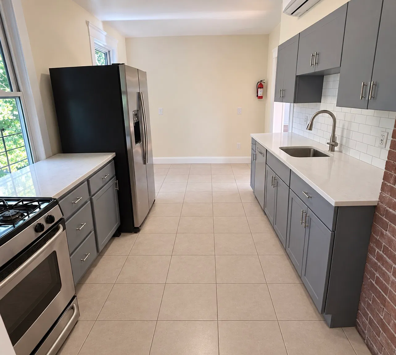 4 bed, 2169 sqft, $5,795 — Photo 3