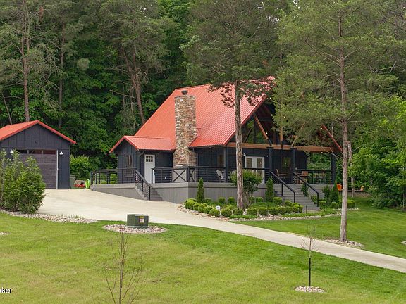 2nd image of 251 Dogwood Rdg