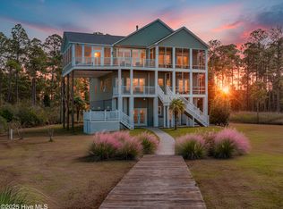 307 Paradox Point Dr, Aurora, NC 27806