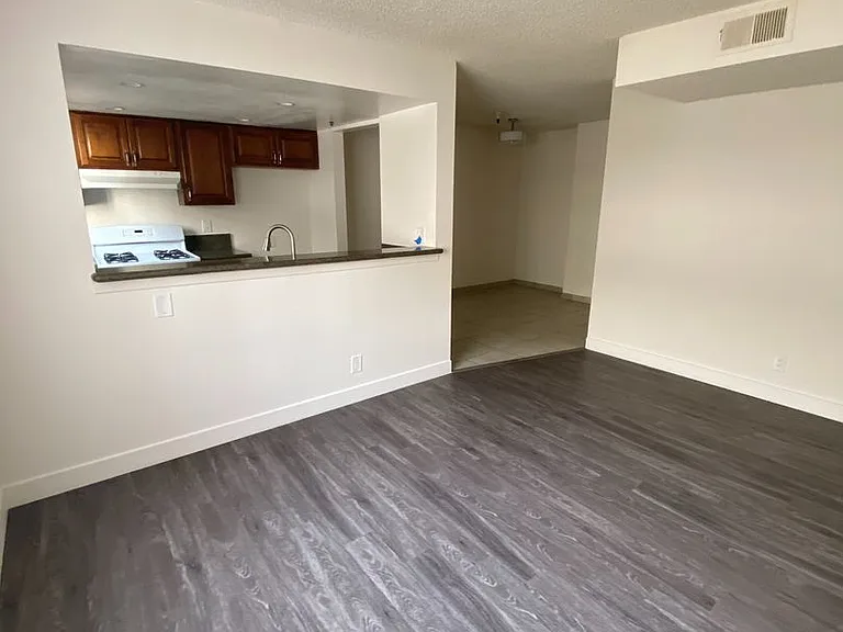 B & B Apartments — Photo 12