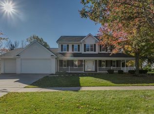 221 E Carrington Ln, Appleton, WI 54913
