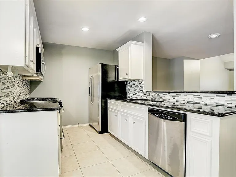 934 E Heights Hollow Ln — Photo 11