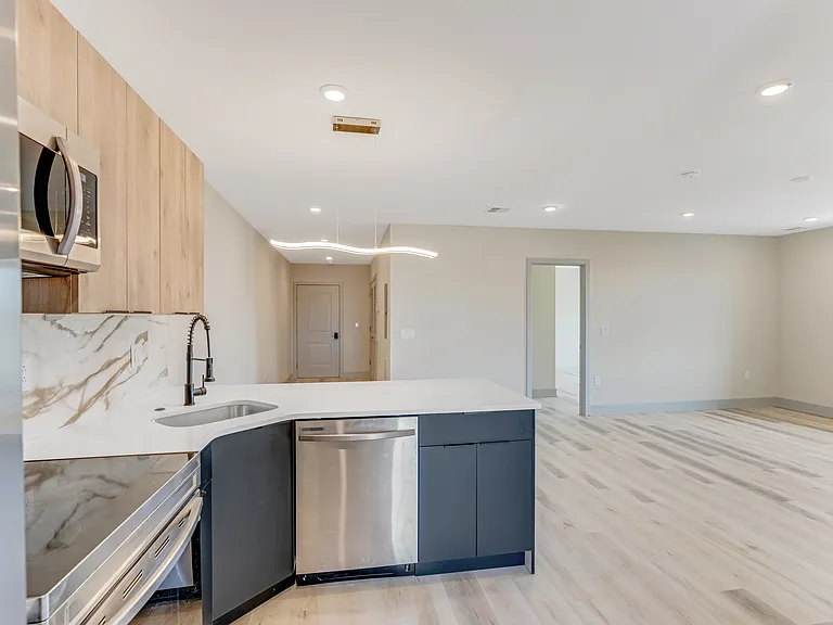 2328 N 2nd St — Photo 10