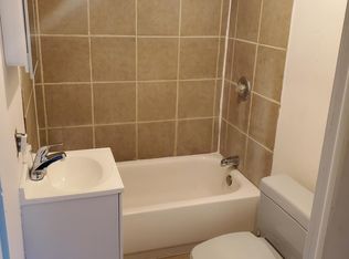 1103 Maple St, Pekin, IL 61554