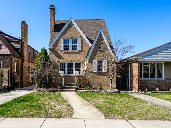 5736 N Kerbs Ave, Chicago, IL 60646