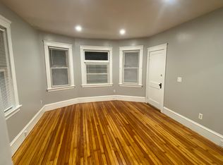 10 Dover St #1, Providence, RI 02908