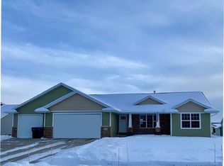 2290 Lensmire Ln, Waupaca, WI 54981