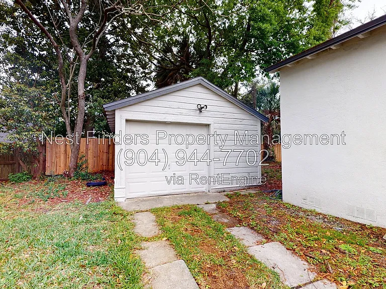 2215 Larchmont Rd — Photo 19