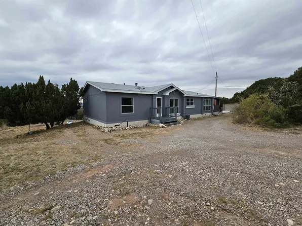53 Bear Grass Rd, La Luz, NM 88337