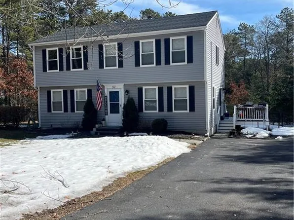 57 Auburn Dr, Charlestown, RI 02813