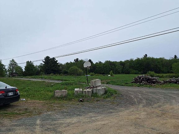 3rd image of 53 Snyder Road