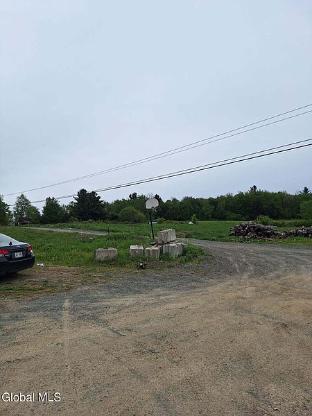3rd image of 53 Snyder Road