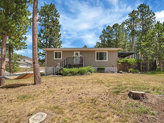 3rd image of 530 Deegan Dr