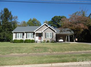 216 W 7th St, Newton, NC 28658