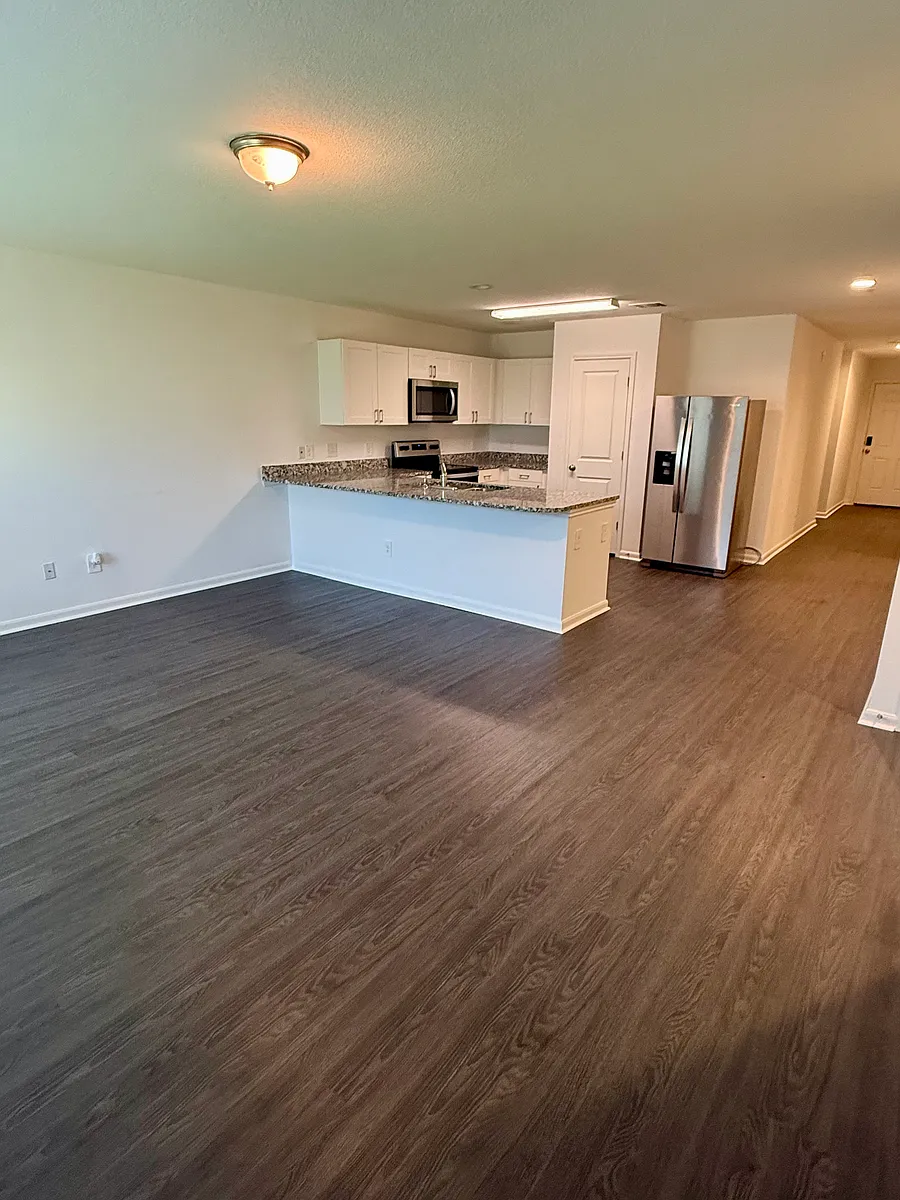 Building Photo - 15653 Briar Forest Dr