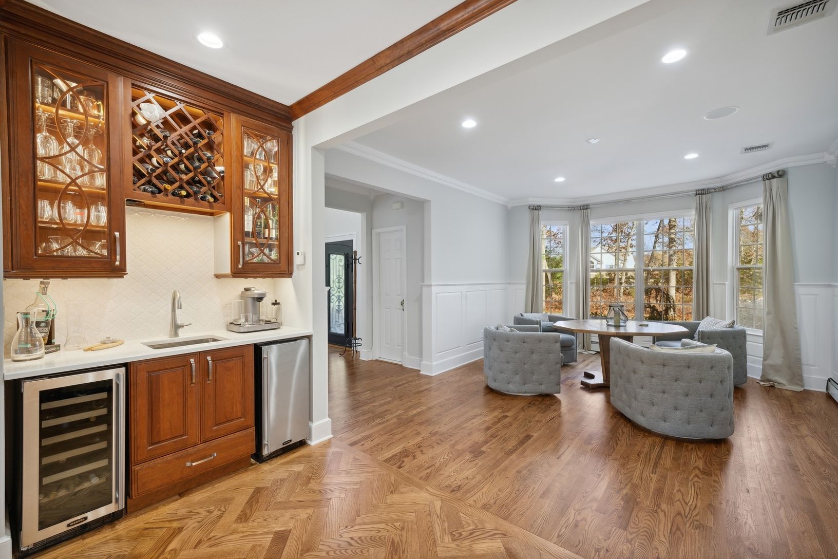  Wet Bar 