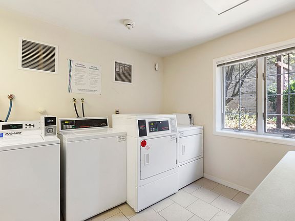 4th image of 20-46 Charles St #1054577