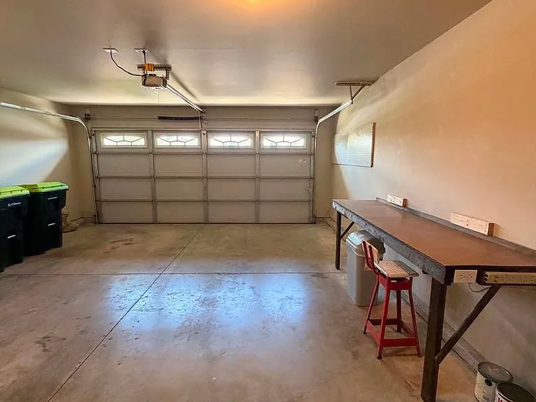 1104 Lakeview Dr — Photo 18