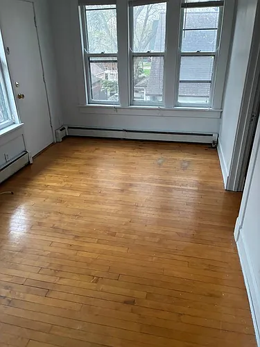 301 S Mills St #4 Photo 1
