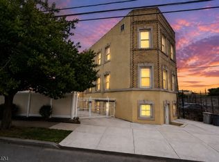 233 Malvern St, Newark, NJ 07105