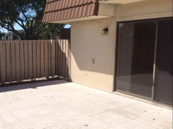 EDDF41E9-DDAC-424E-BDC9-DD83F47820A5