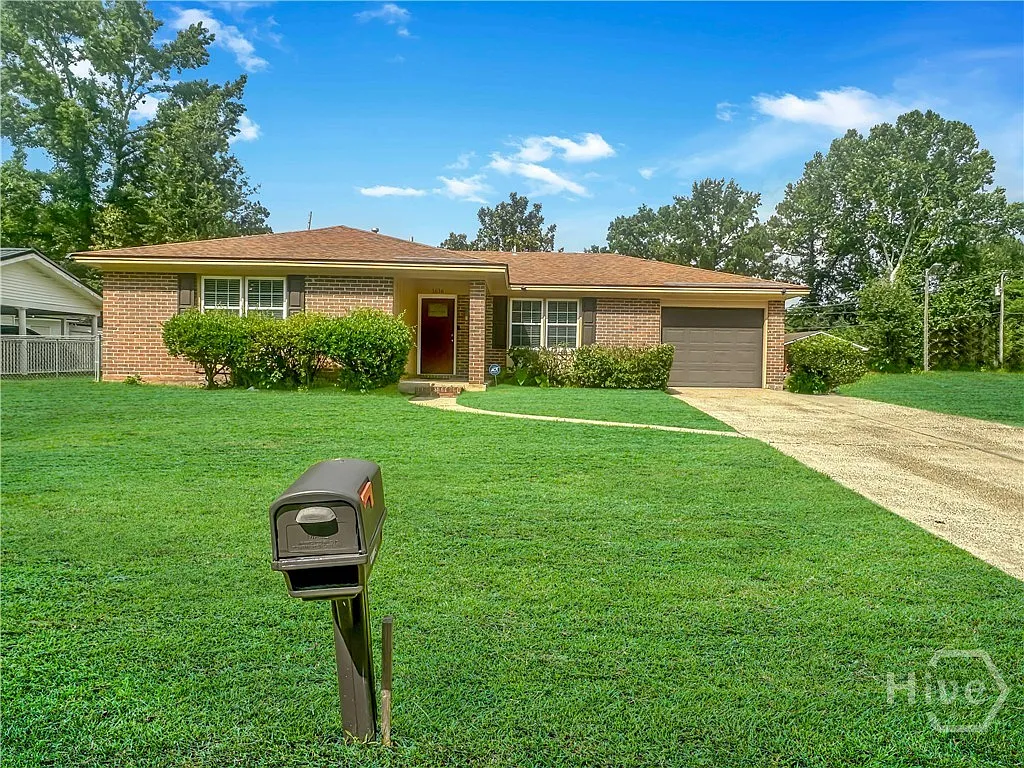 3 bed, 2.0 bath, 1252 sqft, $2,250 — Photo 1