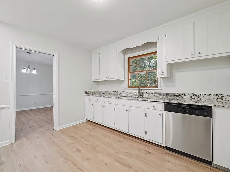97 Shamrock Ln — Photo 16