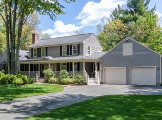 17 Center St, Litchfield, NH 03052