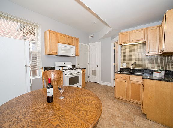 4th image of 1307 N Kildare Ave #2