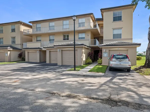 2060 Greenview Shores Boulevard #323, Wellington, FL 33414