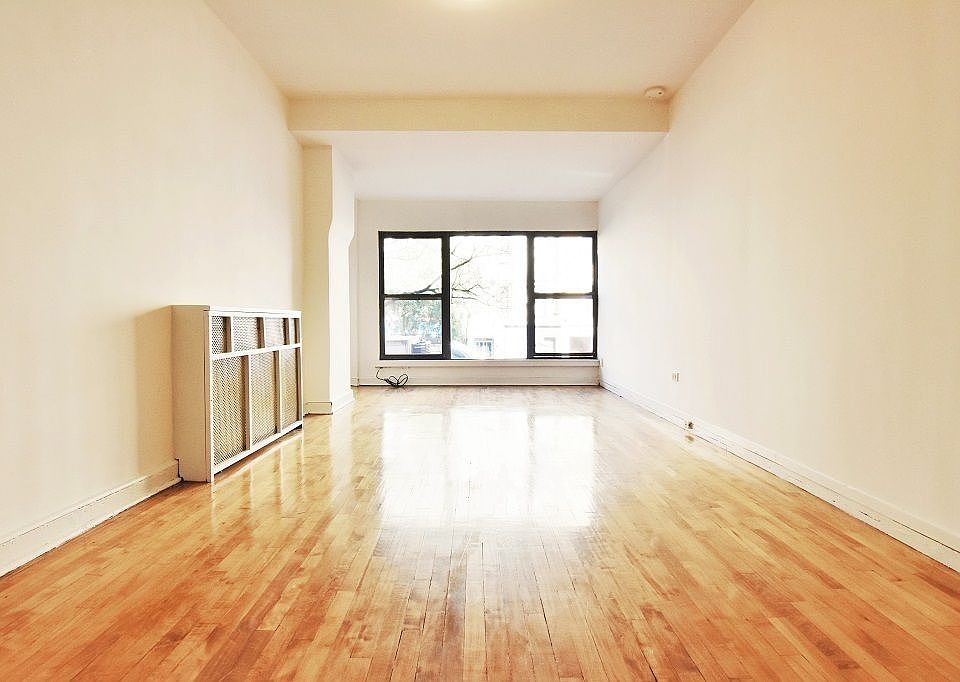 1st image of 226 W 72nd St APT 1A