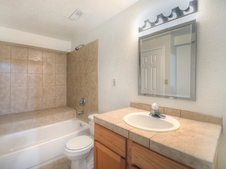 2024 Hibbard Ln — Photo 12