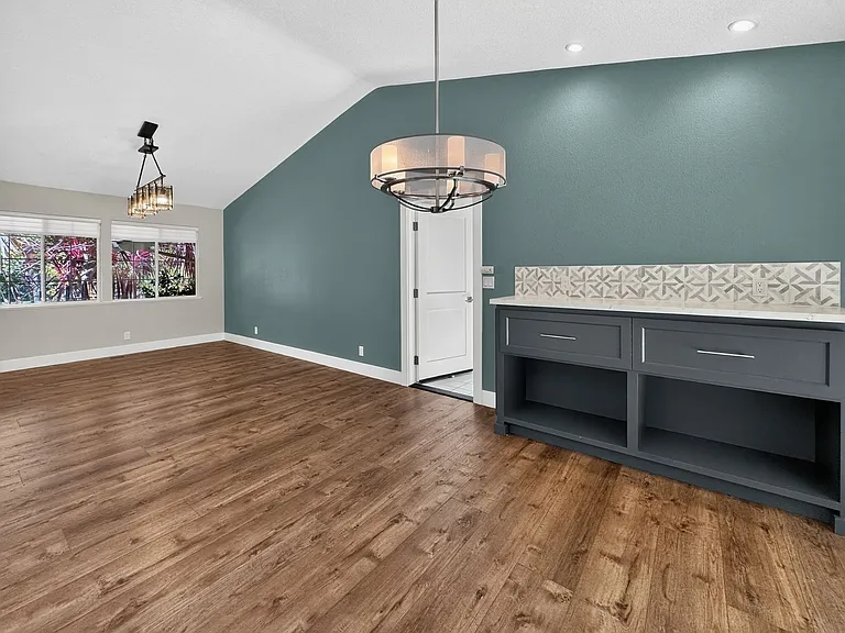 3221 Lunada Ln — Photo 11