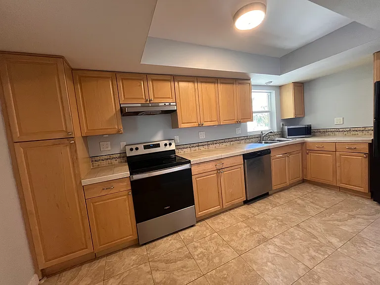 3201 NE 29th St #307 — Photo 6